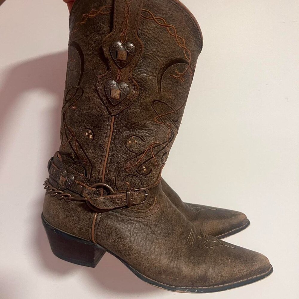Durango heart cowgirl boots.